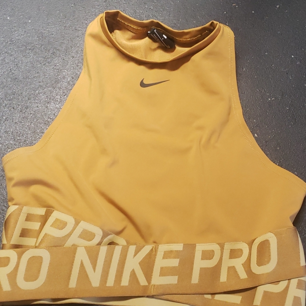 Nike Sports Bra/crop top